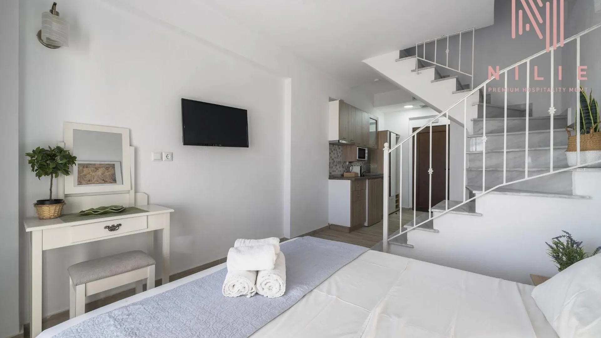 Azur Residences, Nilie Hospitality Mgmt Nikiti